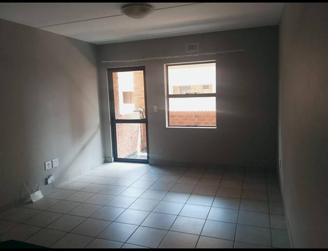 2 BEDROOM PROPERTY TO RENT IN HEUWELOORD